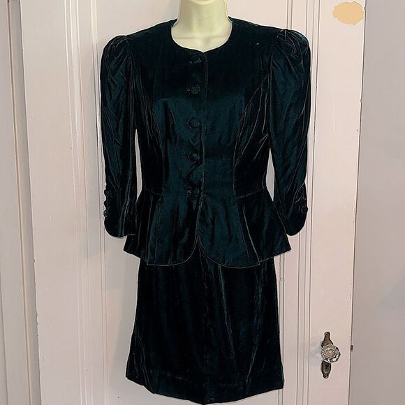Vintage 80s Lanz Originals dark green velvet fitted suit - Picture 2 of 10